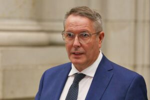 Ministerpräsident Schweitzer gratuliert Jubilaren: 100 Jahre alt und 60 Jahre verheiratet.
