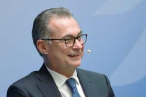 Joachim Nagel spricht über Krisenmanagement und digitale Währungslösungen der Bundesbank in Frankfurt.