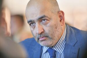 Omid Nouripour spricht über Krisen im Iran: Proteste, Gewalt, Hoffnung auf Veränderung.