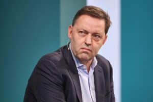 Stefan Schaible diskutiert wirtschaftliche Maßnahmen zur Stärkung Europas gegen US-Einfluss.