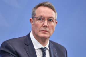 Alexander Schweitzer spricht über moderne Ideen für die SPD zur Wählergewinnung und Zukunft.