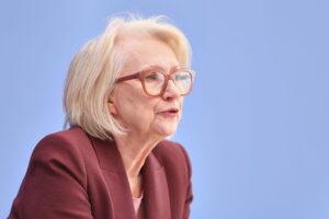 Monika Schnitzer spricht über Erbschaftsteuerreform zur Bekämpfung von Vermögensungleichheit in Deutschland.