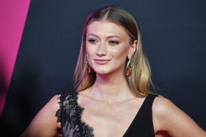 Taylor Swift dominiert die deutschen Charts; Leony auch vertreten, aber nicht in den Top-Platzierungen.