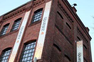Eine Task Force bespricht Zukunftsperspektiven für 2.700 Zalando-Beschäftigte nach angekündigter Schließung.