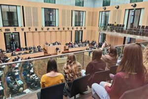 Sitzung des Bundesrates: Diskussion über Infrastruktur-Zukunftsgesetz, Umwelt- und Bürgerrechte im Fokus.