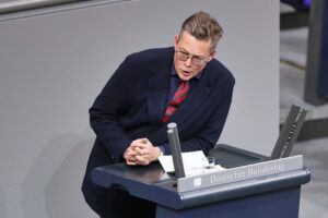 Konstantin von Notz kritisiert Versäumnisse beim Schutz der kritischen Infrastruktur nach Brandanschlag in Berlin.