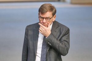 Bundesaußenminister Wadephul begrüßt EU-Entscheidung gegen iranische Revolutionsgarden als Terrororganisation.