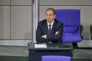 Henning Otte fordert konsequentere Dienstaufsicht in der Bundeswehr gegen Extremismus und Sexismus.