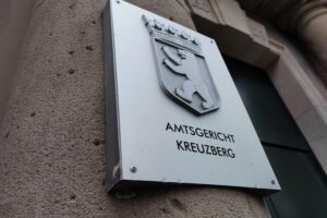 Zwangsversteigerungstermine steigen, Probleme in der Wirtschaft und steigende Insolvenzzahlen kennzeichnen 2025.