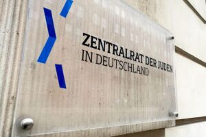 Zentralrat der Juden fordert Deutschlands Unterstützung für iranische Demonstranten gegen das Regime.