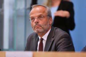 Felix Klein, Antisemitismusbeauftragter, erklärt seinen Amtswechsel und die Herausforderungen seiner Arbeit.
