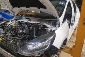 Bundeskanzler Merz diskutiert Marktliberalisierungen für deutsche Autoindustrie während China-Reise.