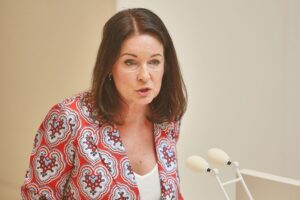 Britta Müller besucht Perleberg, bespricht Gesundheitscampus-Entwicklung und neue Förderrichtlinie für Polikliniken.