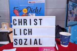 CDA-Leiter Dennis Radtke kritisiert drastische Vorschläge zur Arbeitslosen- und Krankenversicherungskürzung.
