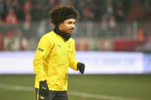 Atalanta jubelt nach 4:1-Sieg über Dortmund, sichert sich Champions-League-Achtelfinale.