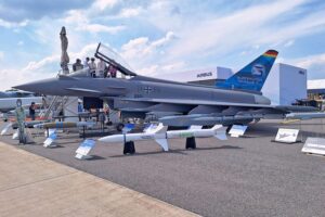 Gemeinsame Entwicklung von Kampfflugzeugen: Eurofighter im Fokus von Industrie und Gewerkschaft.