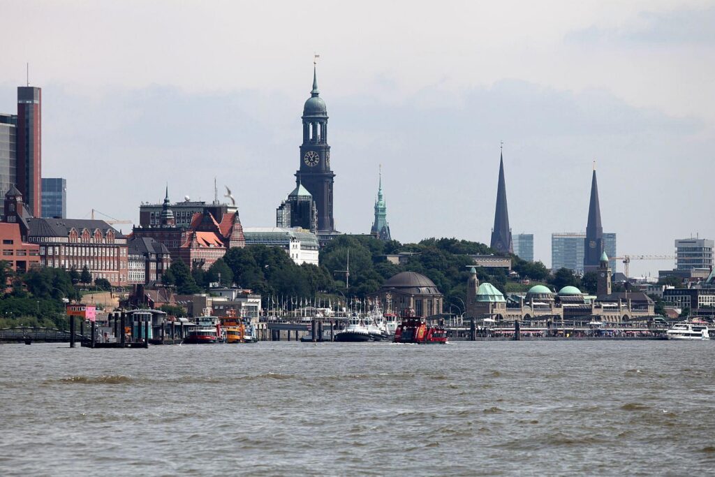Hamburg bekräftigt Solidarität mit Ukraine nach vier Jahren Krieg