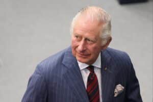 König Charles III. erklärt Unterstützung für Justiz im Fall seines Bruders Andrew.