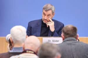 Gordon Schnieder kritisiert Söders Reformvorschläge zur Arbeitszeit und Sozialsystem öffentlich.