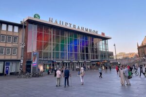 Festnahme eines 39-jährigen Mannes nach Ladendiebstählen im Kölner Hauptbahnhof.