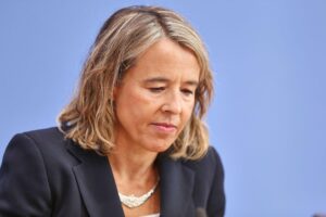 Ulrike Malmendier, Wirtschaftsweise, steht vor möglichem Ausscheiden aus Sachverständigenrat der Bundesregierung.