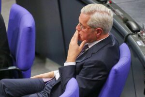 Norbert Röttgen spricht auf Sicherheitskonferenz über europäische Verteidigungs- und Wettbewerbsfähigkeit.