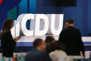 CDU-Logo mit kritischen Hinweisen zur Täuschung im Wahlkampf durch die SPD Rheinland-Pfalz.
