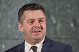 Ministerpräsident Sven Schulze fordert Rückkehr arbeitsfähiger Ukrainer zur Unterstützung ihres Landes.
