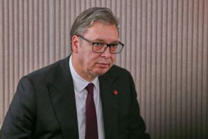 Serbiens Präsident Vucic diskutiert EU-Beitritt und Verzicht auf Vetorecht.
