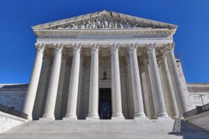 Oberster Gerichtshof der USA: Entscheidung gegen Trumps Zollpolitik, Verfassungsfragen dominieren.