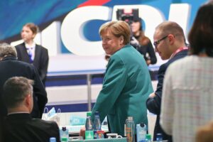 Angela Merkel, skeptisch beäugt, als mögliche Bundespräsidentin. Mehrheit der Deutschen dagegen.