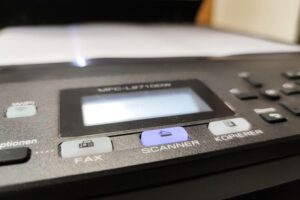 Für nachhaltige IT: Unternehmen entsorgen Altgeräte umweltgerecht oder spenden sie für gute Zwecke.