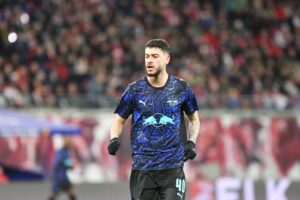 RB Leipzig jubelt über den 2:1-Sieg gegen Hamburger SV im Bundesliga-Spiel.