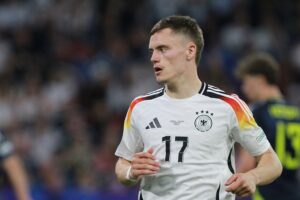 Florian Wirtz feiert seinen entscheidenden Treffer im torreichen Spiel gegen die Schweiz.