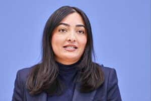 Reem Alabali Radovan fordert Europas Verantwortung für Frieden und Deeskalation im Nahen Osten.