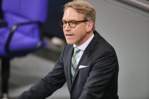 Sicherheitsbedenken in Europa aufgrund des Nahostkriegs; Marc Henrichmann warnte vor Eskalation.