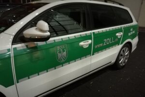 Zahlreiche Friseursalons, Zollbeamte und Hinweise auf Schwarzarbeit in Niedersachsen.