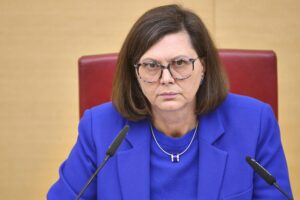 Ilse Aigner, bayerische Landtagspräsidentin, leitet wichtige Sitzungen und Veranstaltungen in München.