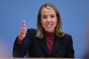 Ulrike Malmendier warnt vor den wirtschaftlichen Folgen eines langen Iran-Kriegs für die USA.