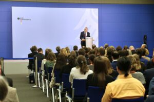 Umstrukturierung des Bundespresseamts: neue Abteilungen, Aufgabenverteilung und strategische Kommunikationsschwerpunkte.