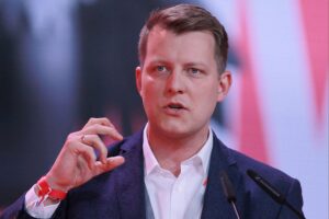 Henning Höne, frisches Gesicht der FDP, Kandidat für Parteivorsitz, neben Zyon Braun.