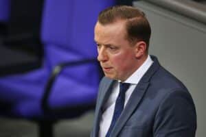 SPD-Politiker diskutieren völkerrechtliche Bewertungen der Angriffe auf Iran und Venezuela in Berlin.