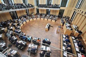 Der Bundesrat diskutiert über den Schutz vor heimlichen Bildaufnahmen und sexualisierter Gewalt.