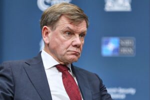 Johann Wadephul in Kiew, thematisiert russische Kriegsverbrechen und die Unterstützung der Ukraine.