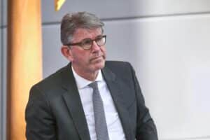 Wolfram Weimer spricht zur Absage des Deutschen Buchhandlungspreises in einem kulturellen Kontext.