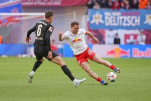 RB Leipzig feiert einen knappen 1:0-Sieg gegen Borussia Mönchengladbach in der Bundesliga.