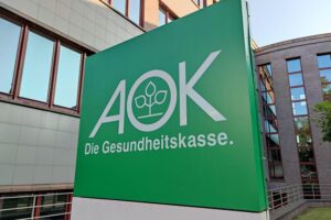 Carola Reimann diskutiert sinkende Krankenkassenbeiträge und Gesundheitspolitik in Deutschland.