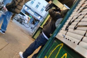 Drogenszene in Deutschland: Cannabis, Polizei, Kriminalität, Teillegalisierung, Herausforderungen, Schwarzmarkt.