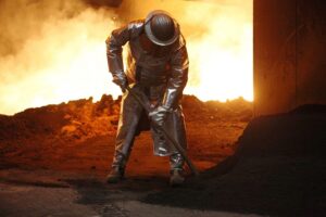 Stahlproduktion im Fokus: Preistrends und Marktentwicklungen der Energie- und Rohstoffpreise.