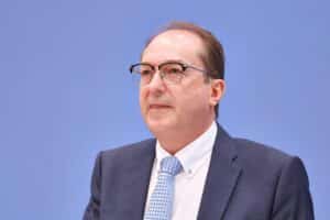 Alexander Dobrindt spricht über digitale Ermittlungsbefugnisse und automatisierte Datenanalyse gegen Terrorismus.